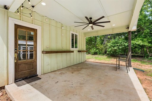 9025 E Charter Oak Road, Guthrie, OK 73044