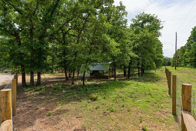9025 E Charter Oak Road, Guthrie, OK 73044