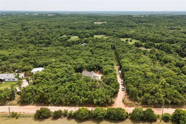 9025 E Charter Oak Road, Guthrie, OK 73044
