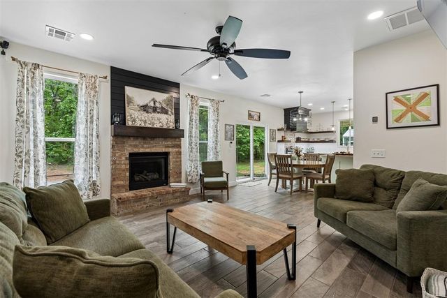 9025 E Charter Oak Road, Guthrie, OK 73044