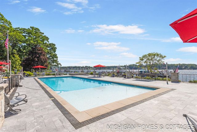 229 Norwood Avenue, Holland, MI 49424