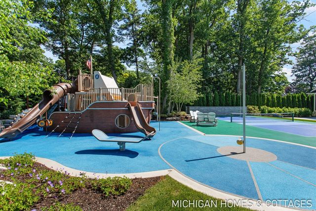 229 Norwood Avenue, Holland, MI 49424