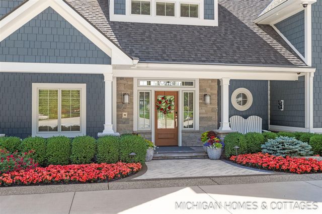 229 Norwood Avenue, Holland, MI 49424