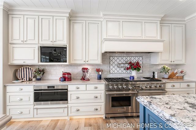 229 Norwood Avenue, Holland, MI 49424