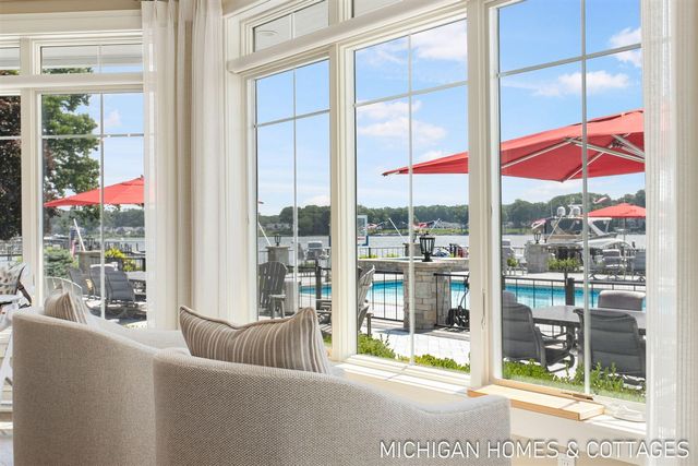 229 Norwood Avenue, Holland, MI 49424