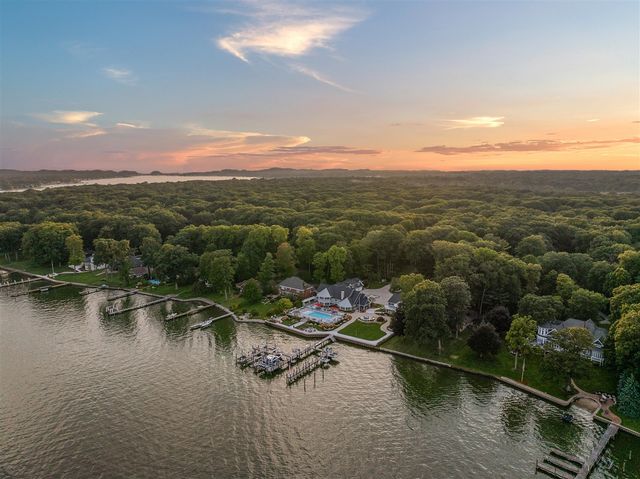 229 Norwood Avenue, Holland, MI 49424