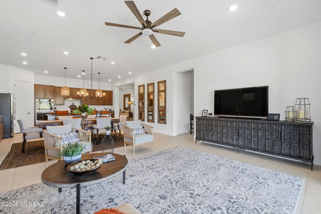 6570 W Winding Knoll Place, Marana, AZ 85658