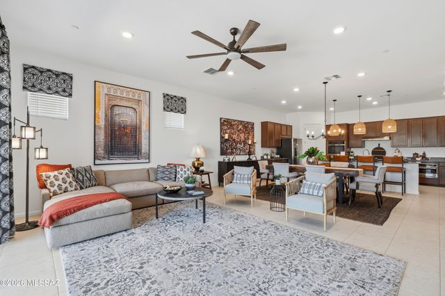 6570 W Winding Knoll Place, Marana, AZ 85658