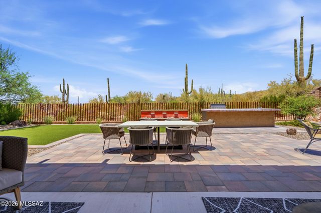 6570 W Winding Knoll Place, Marana, AZ 85658