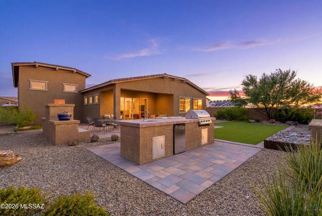 6570 W Winding Knoll Place, Marana, AZ 85658