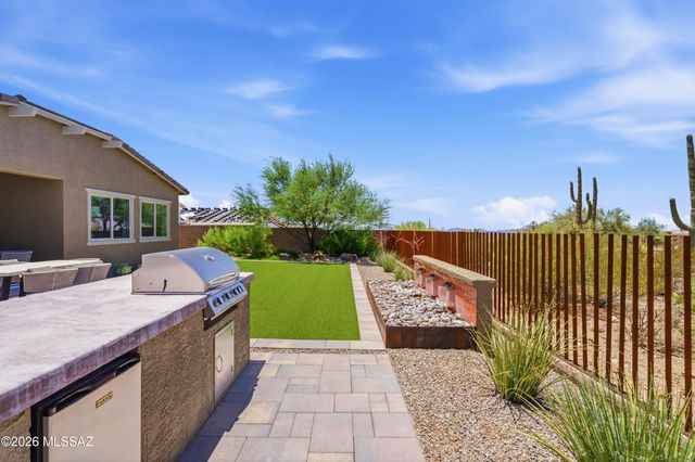 6570 W Winding Knoll Place, Marana, AZ 85658