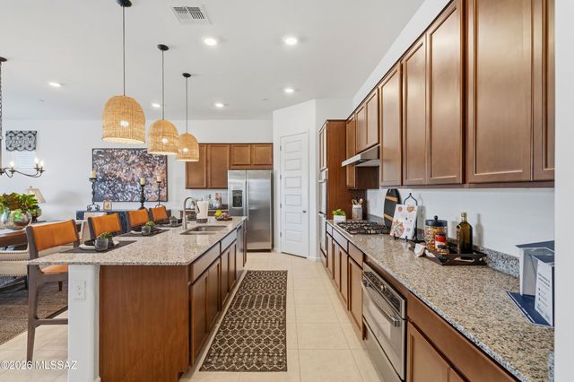 6570 W Winding Knoll Place, Marana, AZ 85658