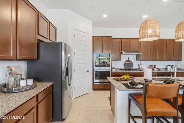 6570 W Winding Knoll Place, Marana, AZ 85658