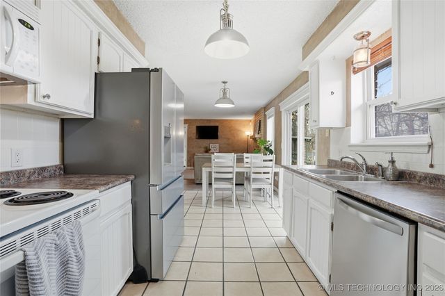 3009 S Ash Avenue, Broken Arrow, OK 74012