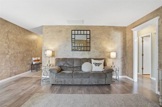 3009 S Ash Avenue, Broken Arrow, OK 74012