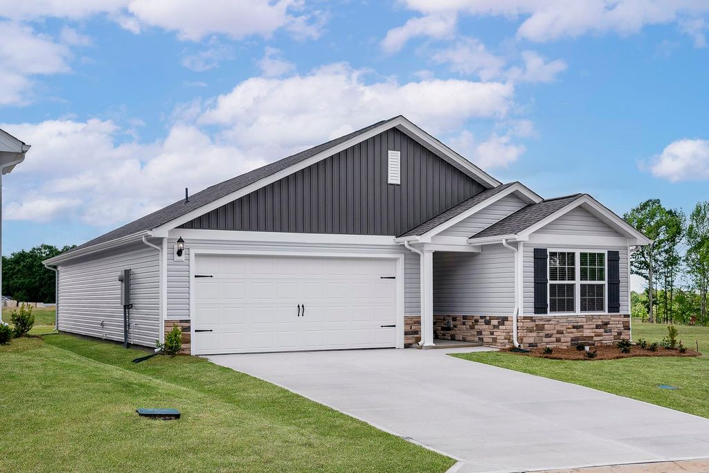 423 West Claywalk Road, Woodruff, SC 29388
