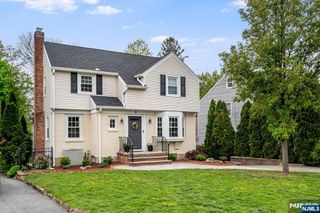 8 Abbington Terrace, Glen Rock, NJ 07452
