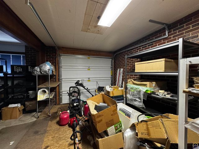 420 SW 33rd ST, Topeka, KS 66611