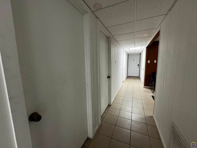 420 SW 33rd ST, Topeka, KS 66611