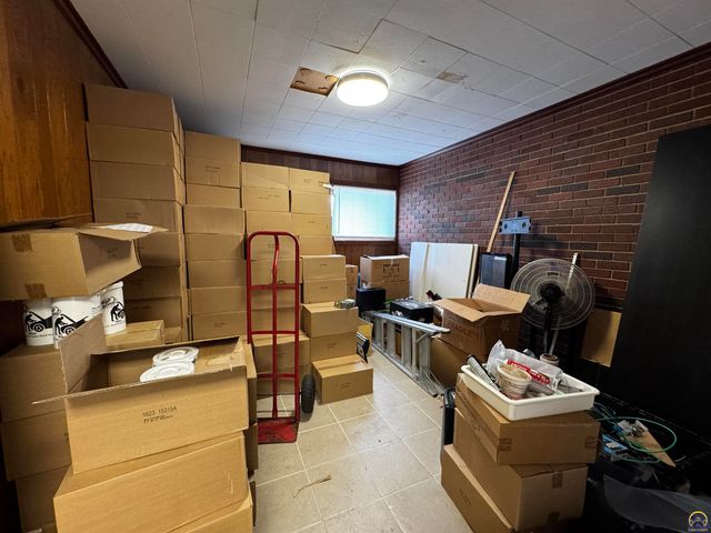 420 SW 33rd ST, Topeka, KS 66611