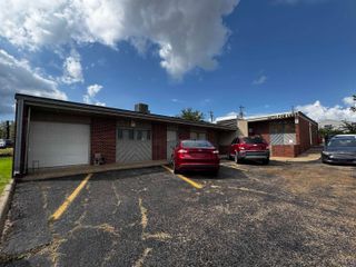 420 SW 33rd ST, Topeka, KS 66611