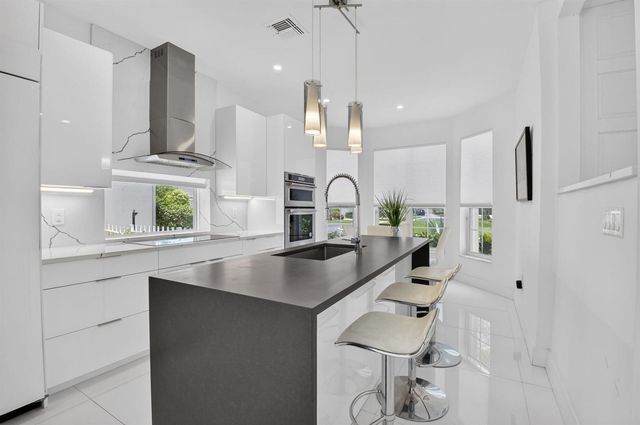 5835 NW 42nd Terrace, Boca Raton, FL 33496