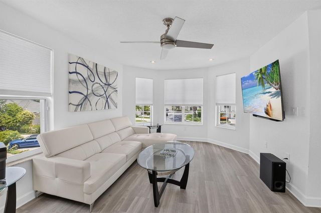 5835 NW 42nd Terrace, Boca Raton, FL 33496