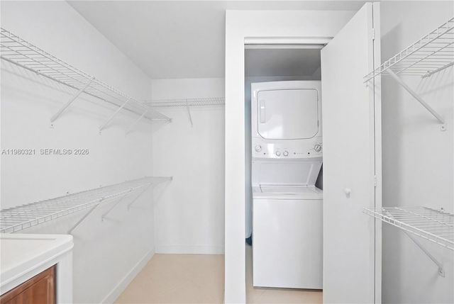 60 SW 13th St 4414, Miami, FL 33130