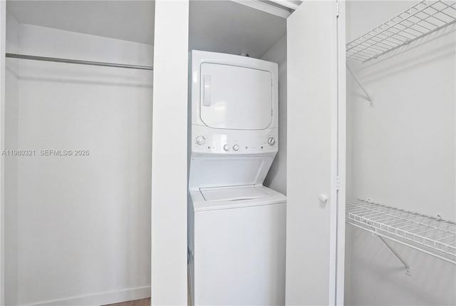 60 SW 13th St 4414, Miami, FL 33130