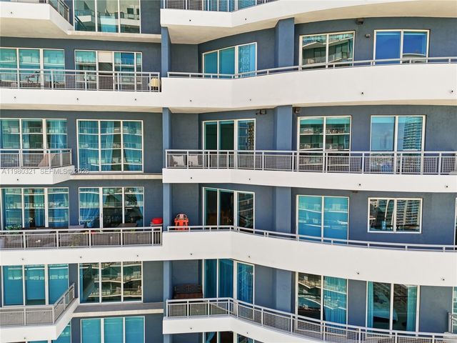 60 SW 13th St 4414, Miami, FL 33130