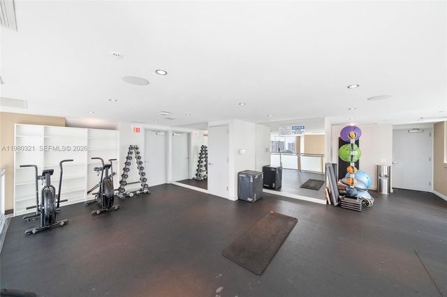 60 SW 13th St 4414, Miami, FL 33130