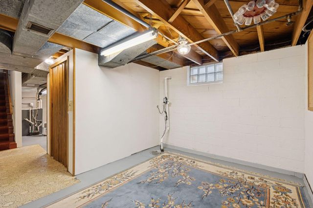 869 Iowa Avenue W, Saint Paul, MN 55117