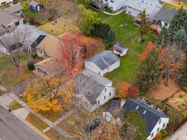 869 Iowa Avenue W, Saint Paul, MN 55117