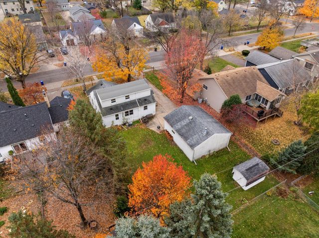 869 Iowa Avenue W, Saint Paul, MN 55117