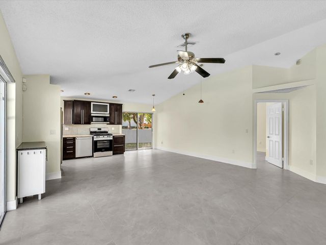 13400 NW 5th Ct, Plantation, FL 33325