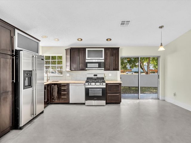 13400 NW 5th Ct, Plantation, FL 33325