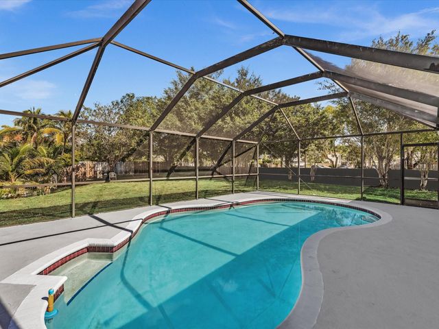 13400 NW 5th Ct, Plantation, FL 33325