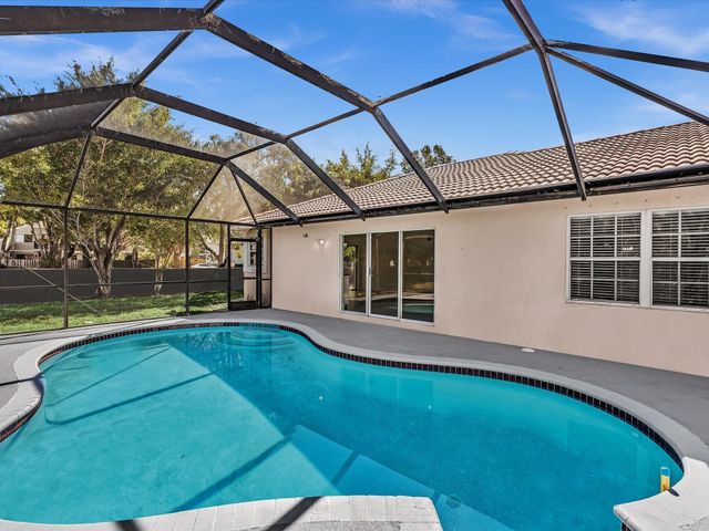 13400 NW 5th Ct, Plantation, FL 33325