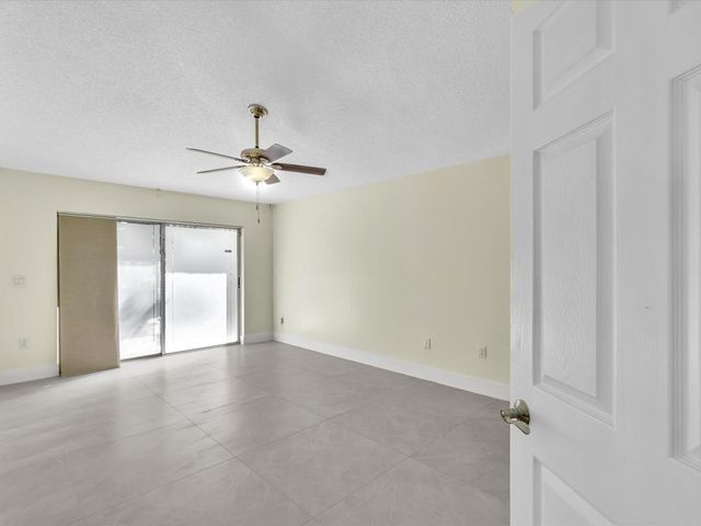 13400 NW 5th Ct, Plantation, FL 33325