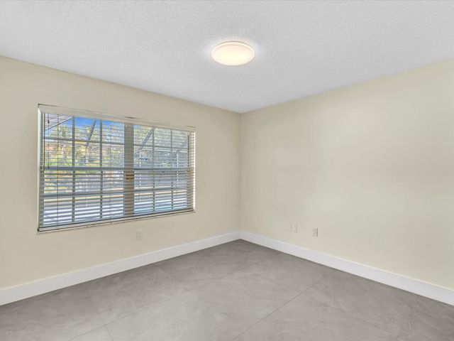 13400 NW 5th Ct, Plantation, FL 33325