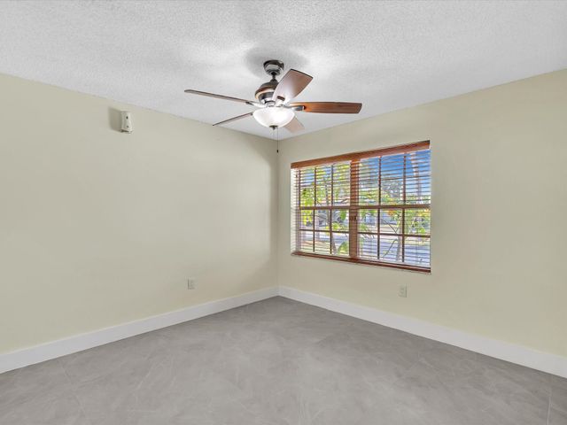 13400 NW 5th Ct, Plantation, FL 33325