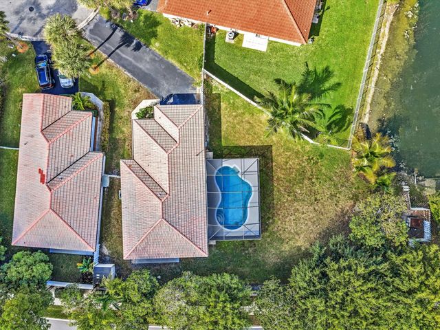 13400 NW 5th Ct, Plantation, FL 33325