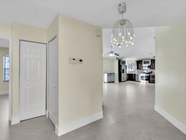 13400 NW 5th Ct, Plantation, FL 33325