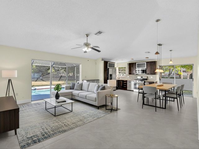 13400 NW 5th Ct, Plantation, FL 33325