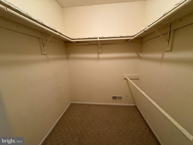 32 VERSAILLES CT, Hamilton, NJ 08619