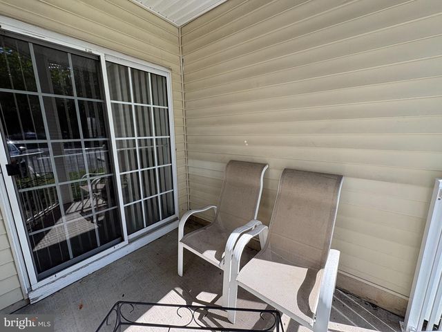 32 VERSAILLES CT, Hamilton, NJ 08619