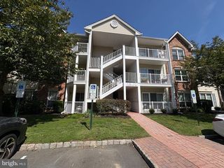 32 VERSAILLES CT, Hamilton, NJ 08619