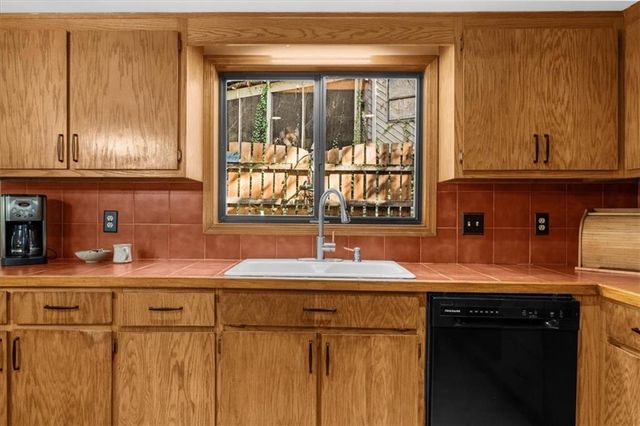 4274 Loch Highland NE Parkway, Roswell, GA 30075