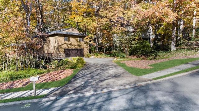 4274 Loch Highland NE Parkway, Roswell, GA 30075