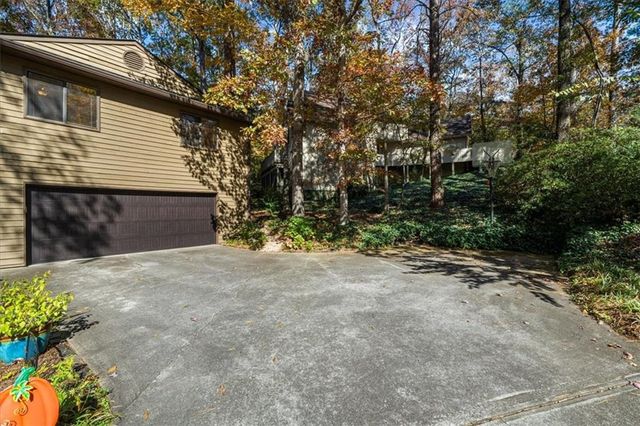 4274 Loch Highland NE Parkway, Roswell, GA 30075